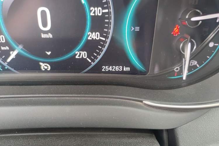 Used Buick LaCrosse 2012 2.4L SIDI Luxury Edition Odometer Close Up