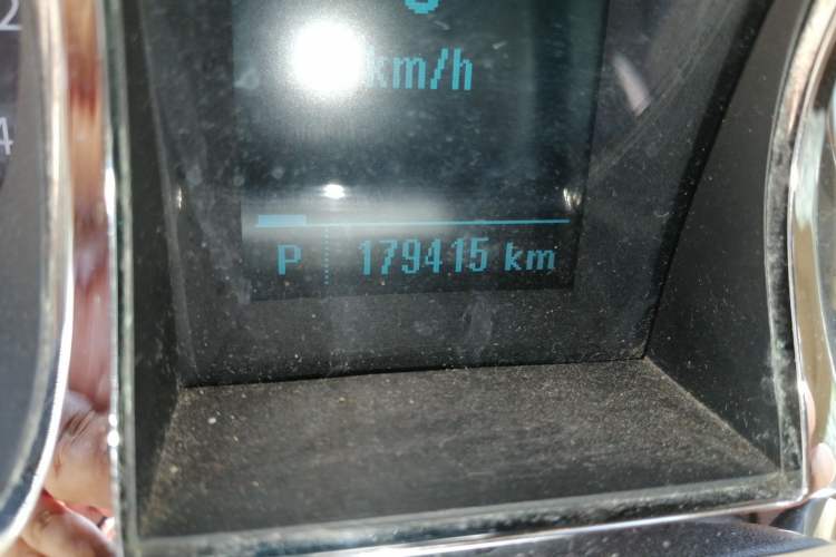 Used Buick LaCrosse 2012 2.4L SIDI Elegant Edition Odometer Close Up