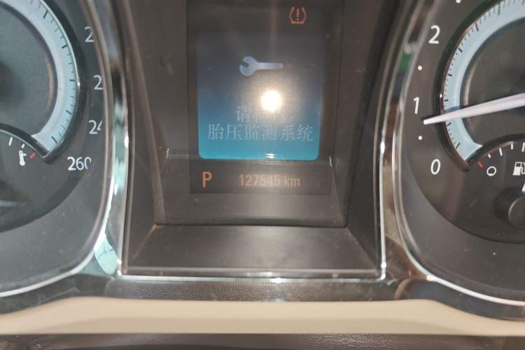 Used Buick LaCrosse 2012 2.4L SIDI Luxury Edition Odometer Close Up