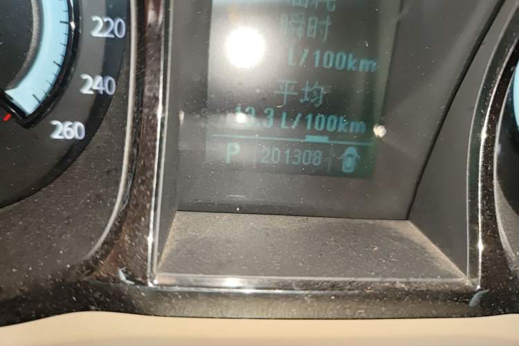 Used Buick LaCrosse 2012 2.4L SIDI Elegant Edition Odometer Close Up