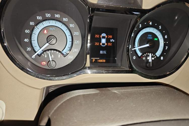 Used Buick LaCrosse 2012 2.4L SIDI Luxury Edition Odometer Close Up