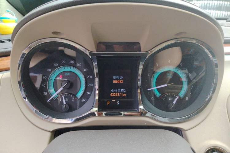Used Buick LaCrosse 2012 2.4L SIDI Luxury Edition Odometer Close Up