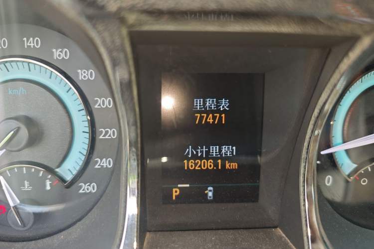 Used Buick LaCrosse 2012 2.4L SIDI Luxury Edition Odometer Close Up