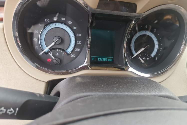 Used Buick LaCrosse 2012 2.4L SIDI Elegant Edition Odometer Close Up