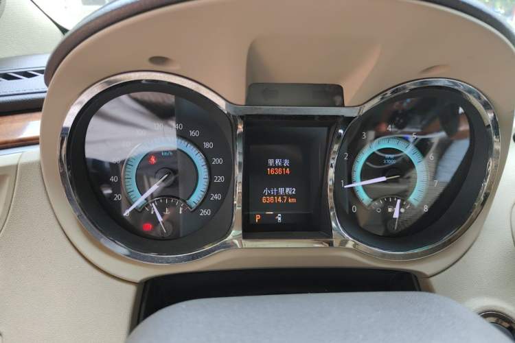 Used Buick LaCrosse 2012 2.4L SIDI Luxury Edition Odometer Close Up