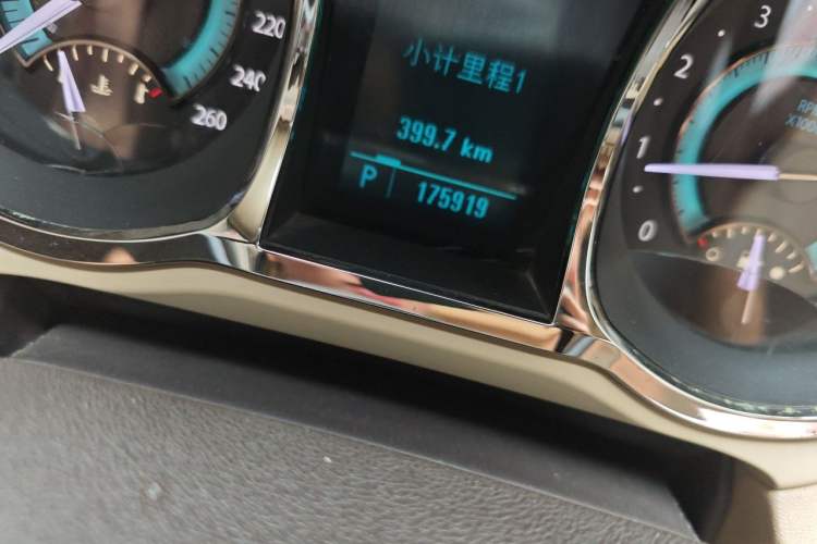 Used Buick LaCrosse 2012 2.4L SIDI Elegant Edition Odometer Close Up