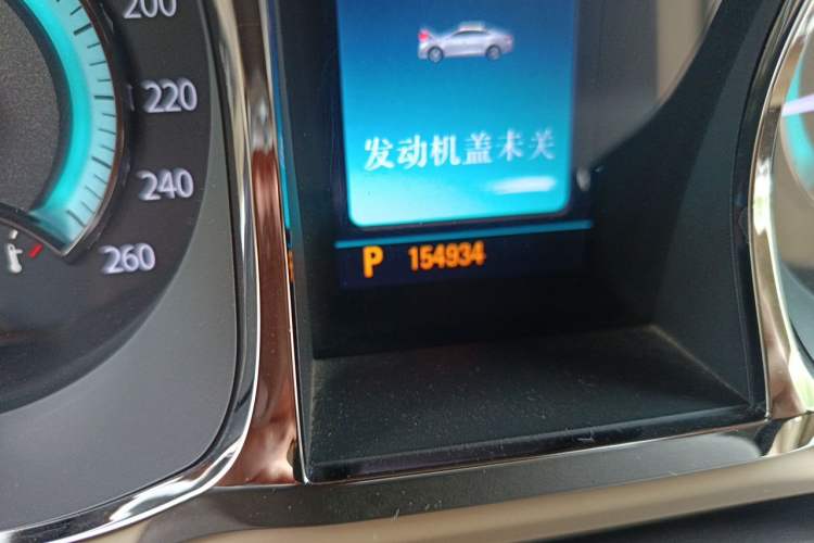 Used Buick LaCrosse 2012 2.4L SIDI Luxury Edition Odometer Close Up