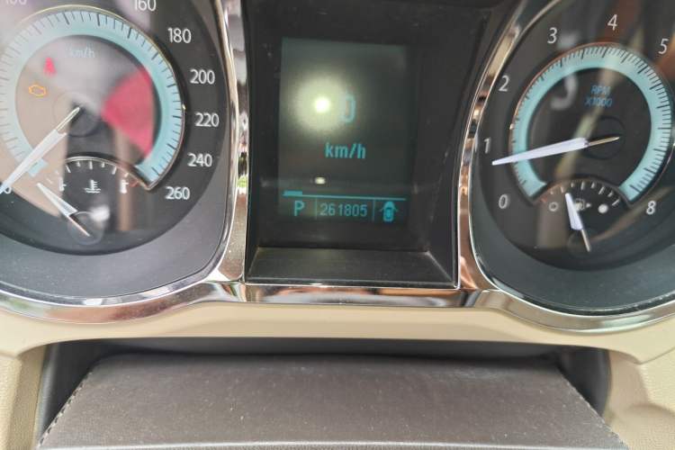 Used Buick LaCrosse 2012 2.4L SIDI Elegant Edition Odometer Close Up
