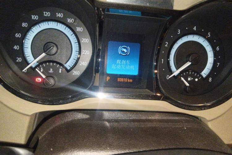 Used Buick LaCrosse 2012 2.4L SIDI Luxury Edition Odometer Close Up