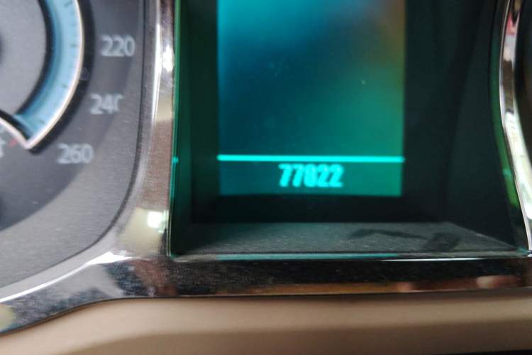 Used Buick LaCrosse 2012 2.4L SIDI Elegant Edition Odometer Close Up