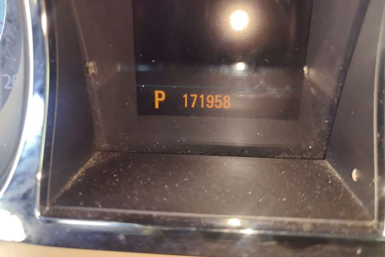 Used Buick LaCrosse 2012 2.4L SIDI Luxury Edition Odometer Close Up