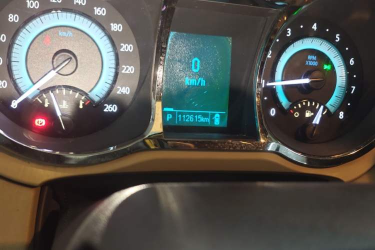 Used Buick LaCrosse 2012 2.4L SIDI Elegant Edition Odometer Close Up
