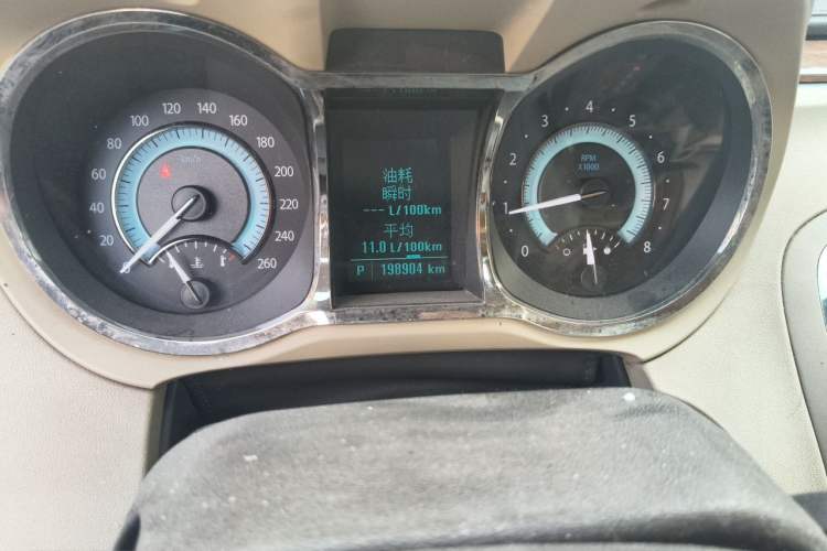 Used Buick LaCrosse 2012 2.4L SIDI Elegant Edition Odometer Close Up