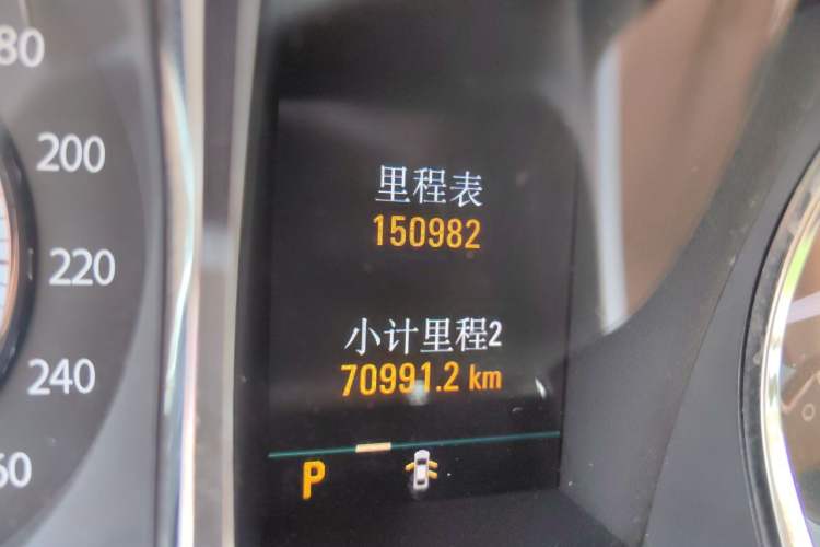Used Buick LaCrosse 2012 2.4L SIDI Haoya Edition Odometer Close Up