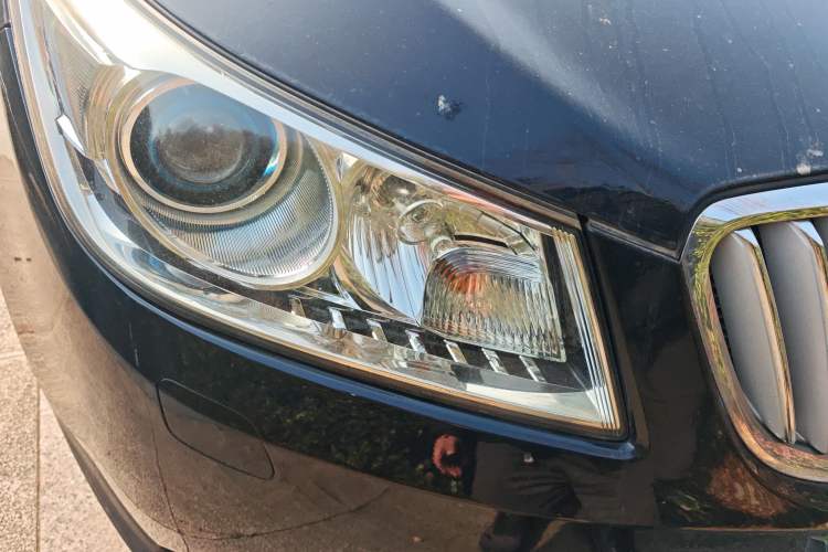 Used Buick LaCrosse 2012 2.4L SIDI Luxury Edition Right Front Headlight