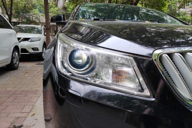 Used Buick LaCrosse 2012 2.0T Flagship Edition Right Front Headlight