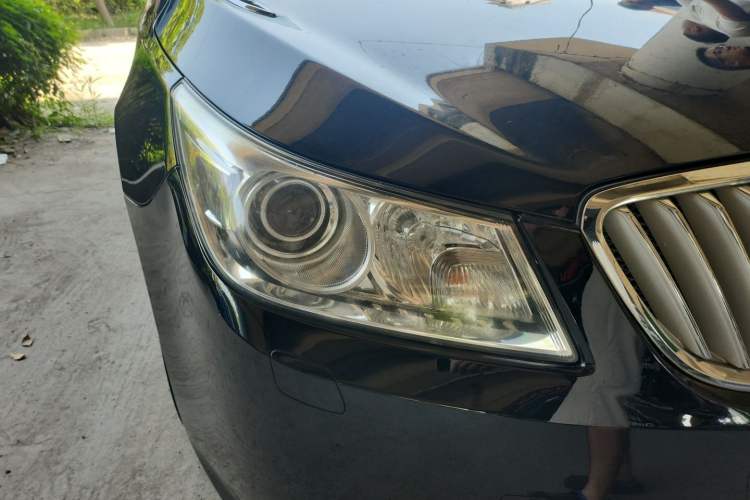 Used Buick LaCrosse 2012 2.4L SIDI Luxury Edition Right Front Headlight