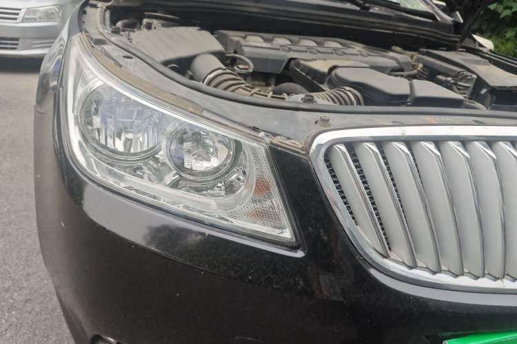 Used Buick LaCrosse 2012 2.4L SIDI Elegant Edition Right Front Headlight