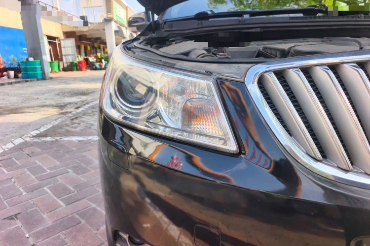 Used Buick LaCrosse 2012 2.4L SIDI Luxury Edition Right Front Headlight