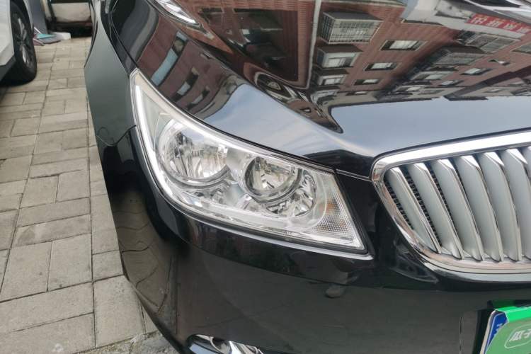 Used Buick LaCrosse 2012 2.4L SIDI Elegant Edition Right Front Headlight