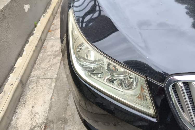 Used Buick LaCrosse 2012 2.4L SIDI Elegant Edition Right Front Headlight