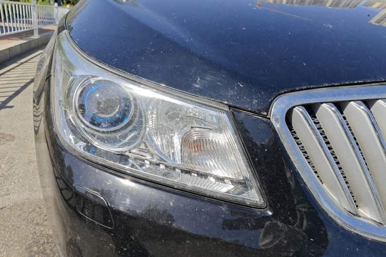 Used Buick LaCrosse 2012 2.4L SIDI Luxury Edition Right Front Headlight
