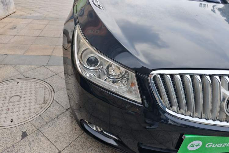 Used Buick LaCrosse 2012 2.4L SIDI Elegant Edition Right Front Headlight