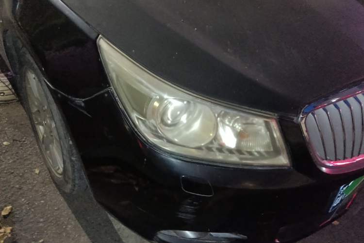 Used Buick LaCrosse 2012 2.4L SIDI Elegant Edition Right Front Headlight
