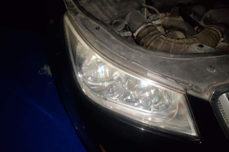 Used Buick LaCrosse 2012 2.4L SIDI Elegant Edition Right Front Headlight