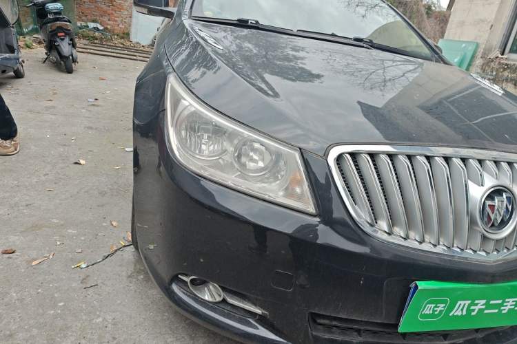 Used Buick LaCrosse 2012 2.4L SIDI Comfort Edition Right Front Headlight