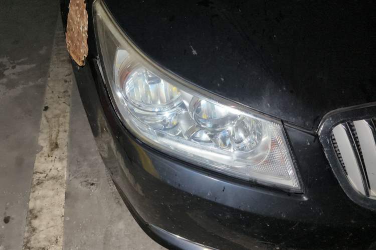 Used Buick LaCrosse 2012 2.4L SIDI Elegant Edition Right Front Headlight