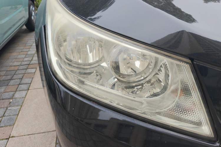Used Buick LaCrosse 2012 2.4L SIDI Elegant Edition Right Front Headlight