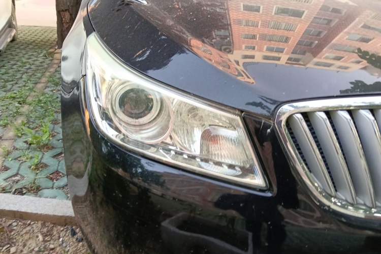 Used Buick LaCrosse 2012 2.4L SIDI Elegant Edition Right Front Headlight