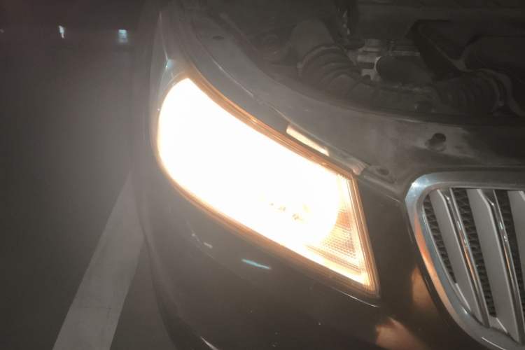 Used Buick LaCrosse 2012 2.4L SIDI Elegant Edition Right Front Headlight