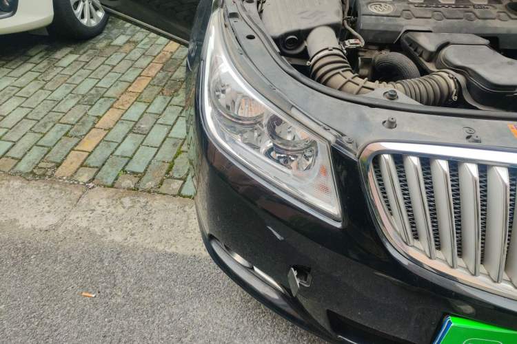 Used Buick LaCrosse 2012 2.4L SIDI Comfort Edition Right Front Headlight