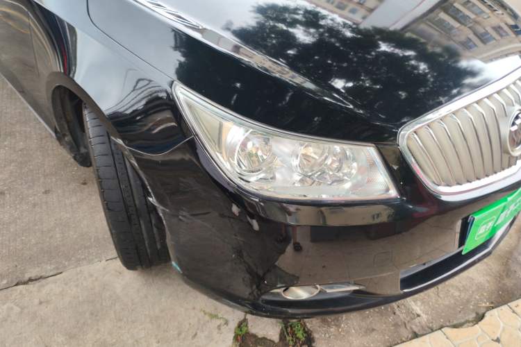 Used Buick LaCrosse 2012 2.4L SIDI Elegant Edition Right Front Headlight