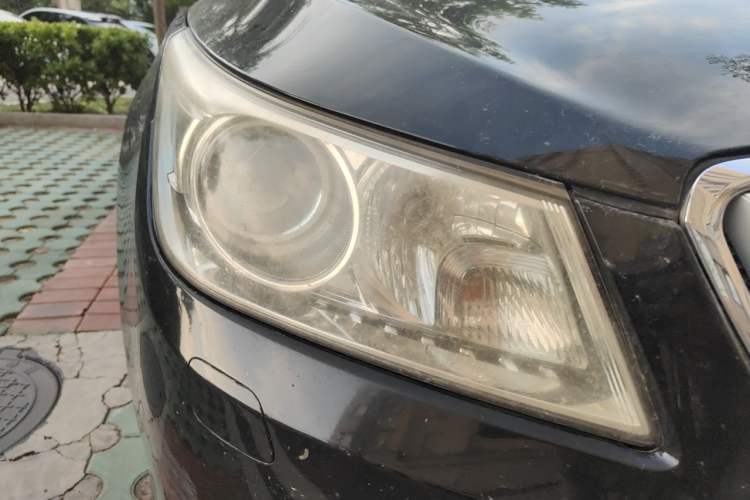 Used Buick LaCrosse 2012 2.4L SIDI Luxury Edition Right Front Headlight