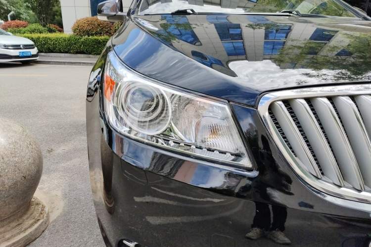 Used Buick LaCrosse 2012 2.4L SIDI Luxury Edition Right Front Headlight