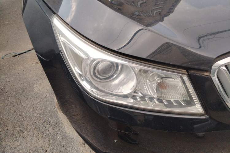 Used Buick LaCrosse 2012 2.4L SIDI Luxury Edition Right Front Headlight