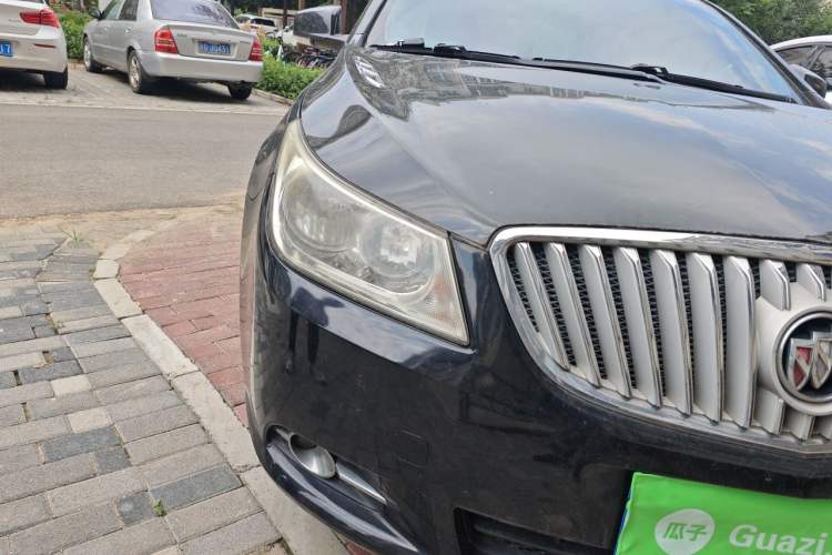 Used Buick LaCrosse 2012 2.4L SIDI Elegant Edition Right Front Headlight