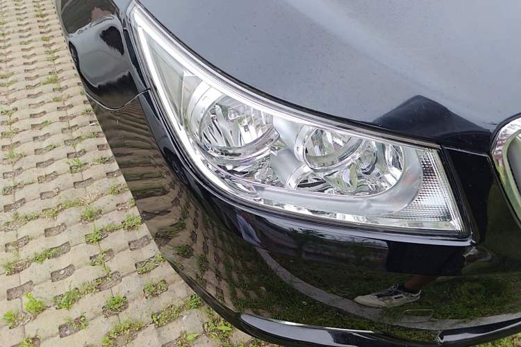 Used Buick LaCrosse 2012 eAssist 2.4L Elegance Edition Right Front Headlight