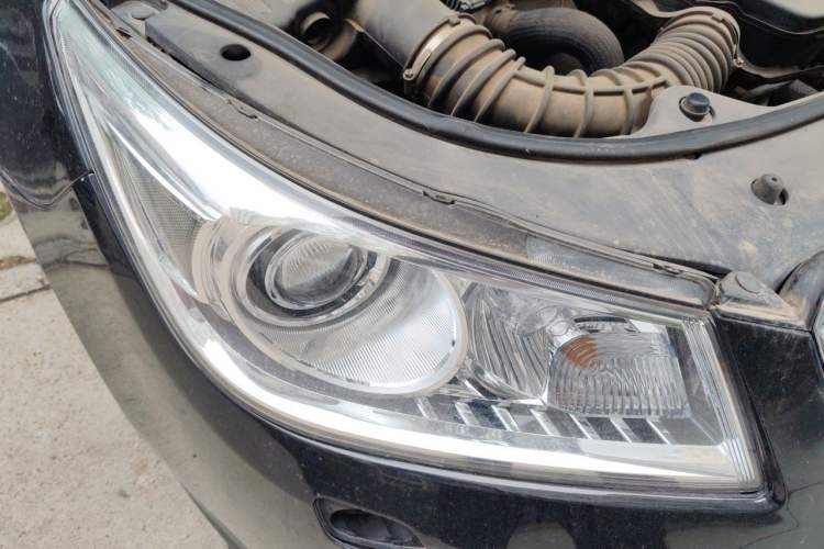 Used Buick LaCrosse 2012 2.4L SIDI Luxury Edition Right Front Headlight