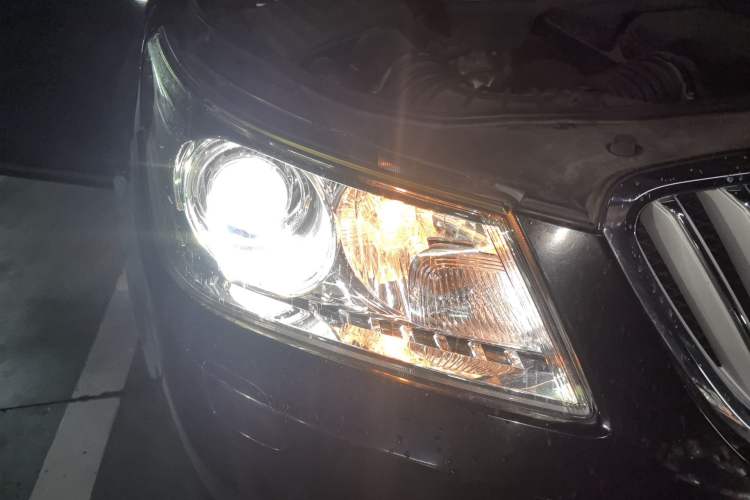 Used Buick LaCrosse 2012 2.4L SIDI Haoya Edition Right Front Headlight