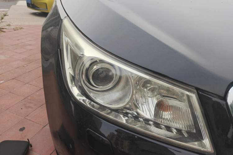 Used Buick LaCrosse 2012 2.4L SIDI Luxury Edition Right Front Headlight