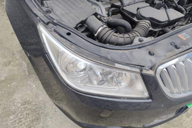 Used Buick LaCrosse 2012 2.4L SIDI Elegant Edition Right Front Headlight