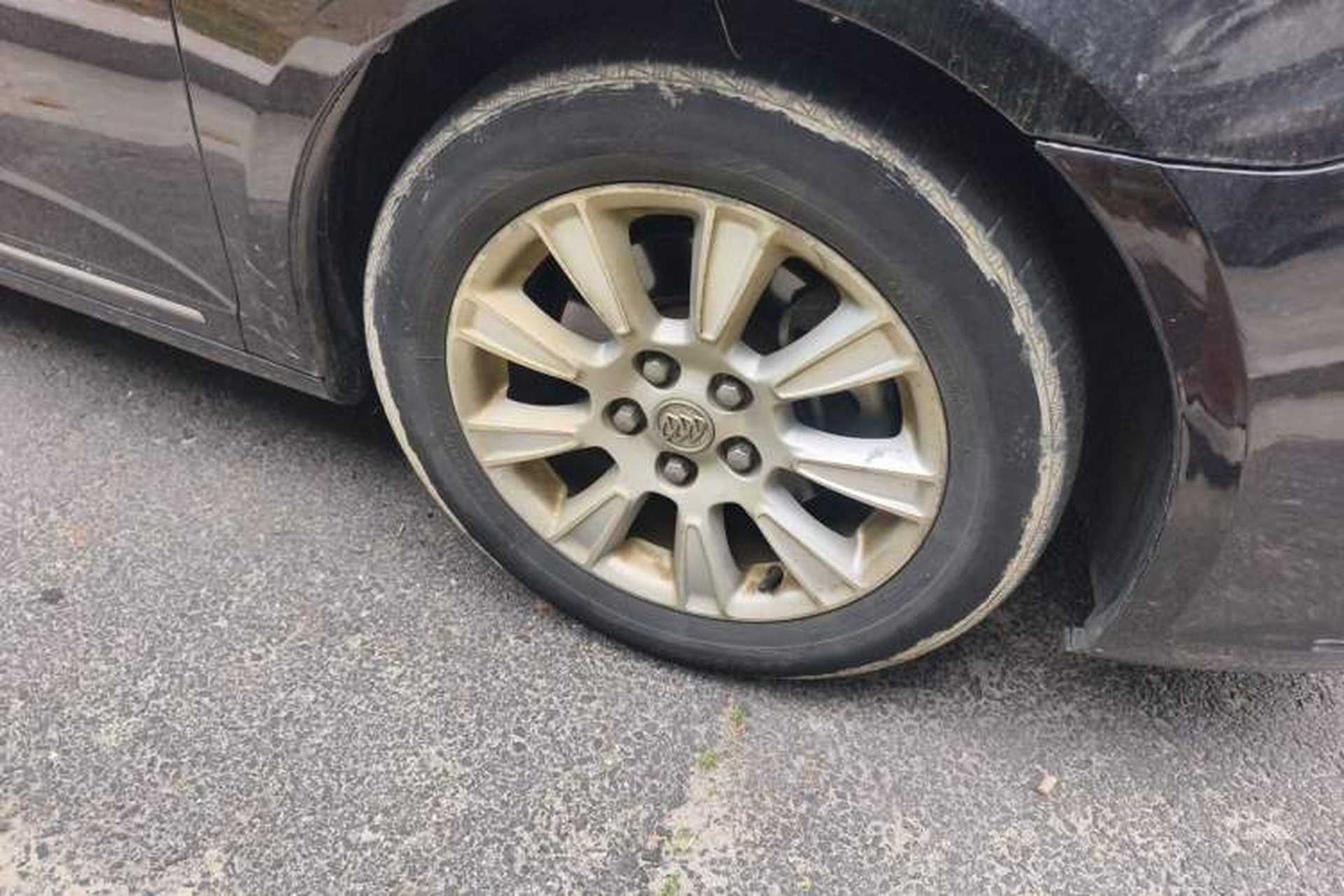 Used Buick LaCrosse 2012 2.4L SIDI Elegant Edition Right Front Wheel Hub