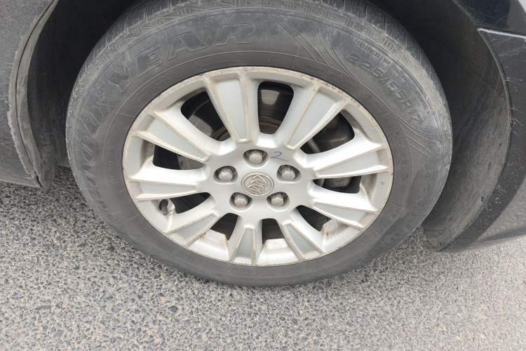 Used Buick LaCrosse 2012 2.4L SIDI Haoya Edition Right Front Wheel Hub