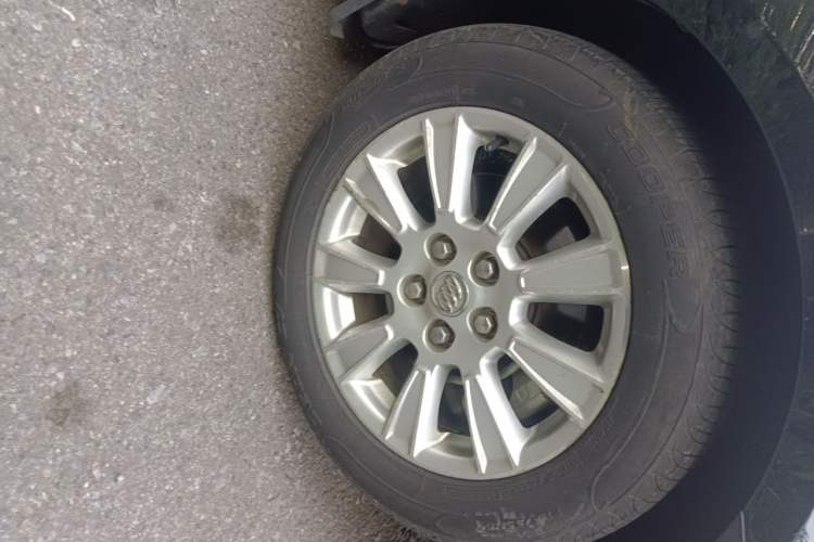 Used Buick LaCrosse 2012 2.4L SIDI Haoya Edition Right Front Wheel Hub