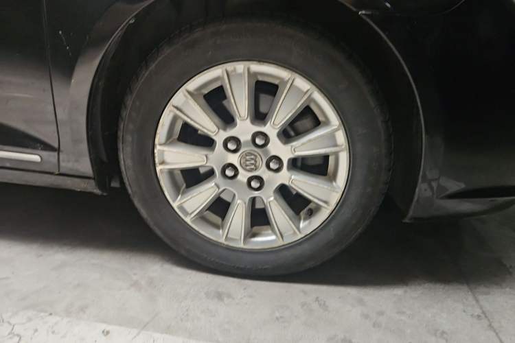 Used Buick LaCrosse 2012 2.4L SIDI Haoya Edition Right Front Wheel Hub