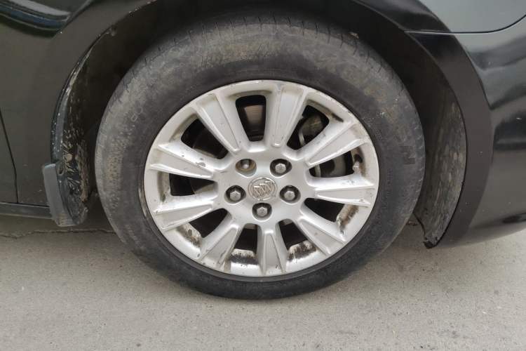 Used Buick LaCrosse 2012 2.4L SIDI Haoya Edition Right Front Wheel Hub